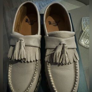 Dr Martens like NWOB Woman’s Adrian Vintage Virginia Leather Loafers